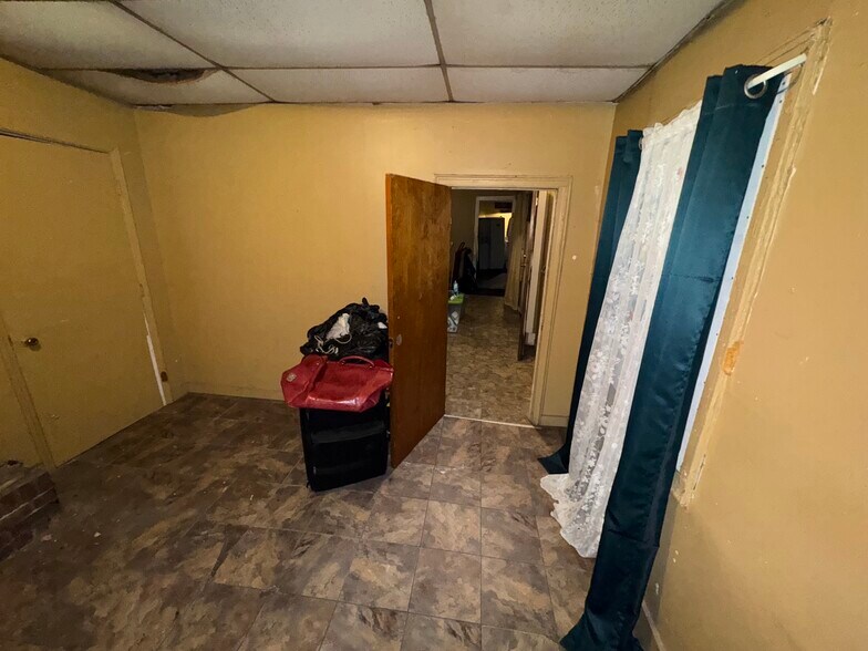 More Photos Of 692 King St, Charleston Apartments For Sale