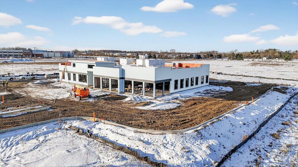 More Photos Of 13675 Brooks School Rd, Noblesville General Retail For Lease