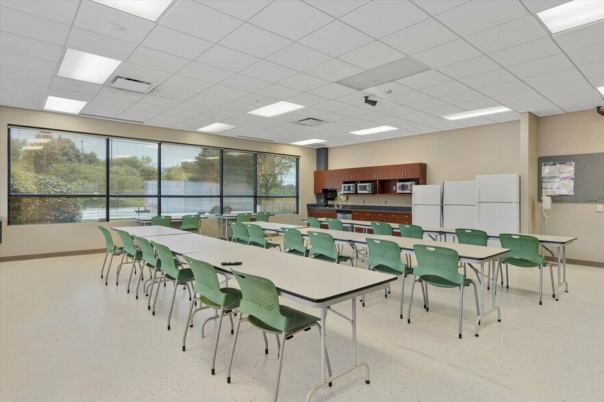 More Photos Of 11010 Burdette St, Omaha Office For Lease