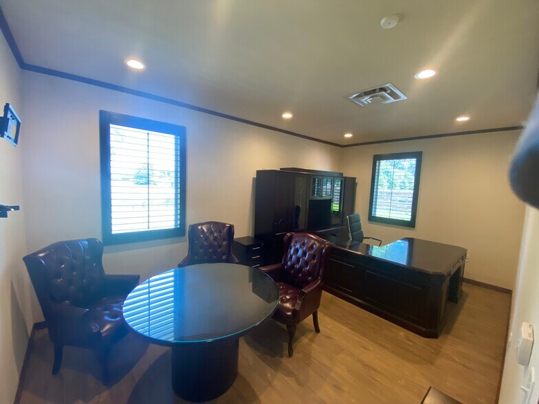 More Photos Of 1050 W Campbell Rd, Richardson Medical For Sale
