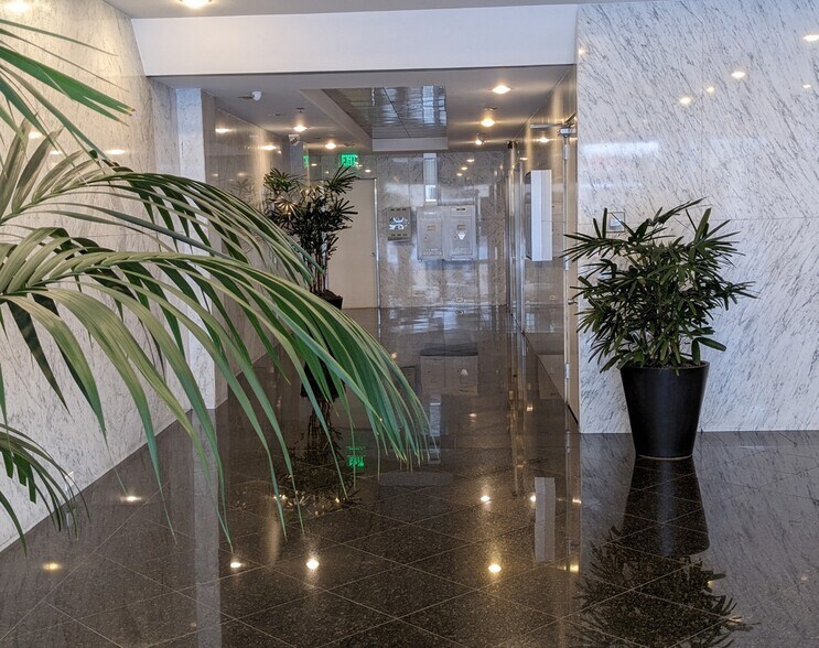 More Photos Of 280 S Beverly Dr, Beverly Hills Office For Lease