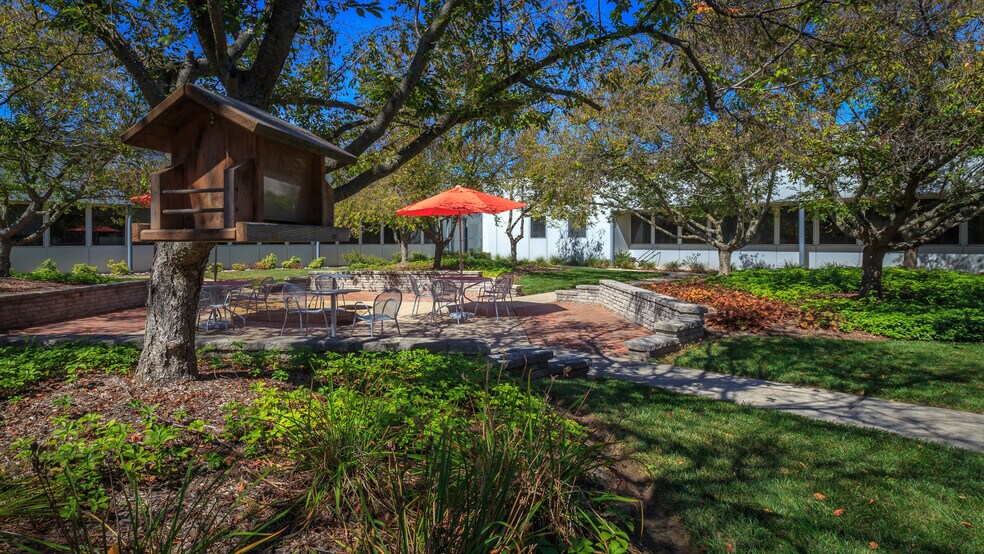 More Photos Of 104 Windsor Center Dr, East Windsor Medical For Lease