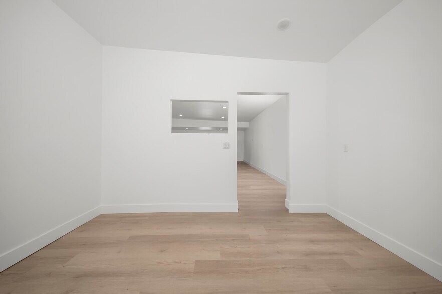 More Photos Of 84 Desert Shores Dr, Thermal Storefront Retail Office For Sale