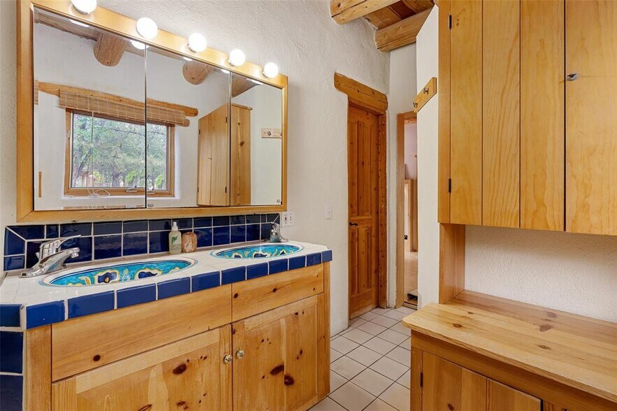 More Photos Of 18 Destierro Trail, Santa Fe Lodge Meeting Hall For Sale