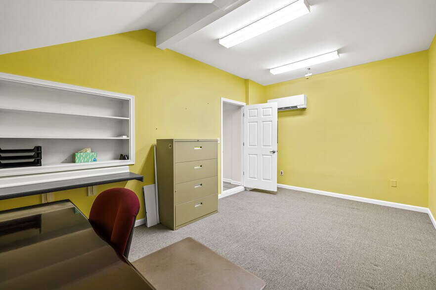More Photos Of 410 Main St, Reisterstown Medical For Lease