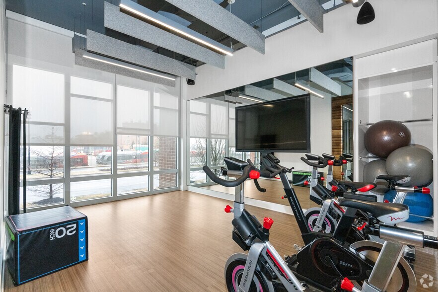 More Photos Of 3400 S Clark St, Arlington Apartments For Lease