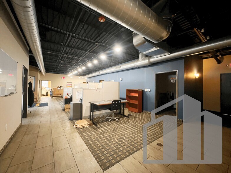 More Photos Of 23800 Research Dr, Farmington Hills Manufacturing For Lease