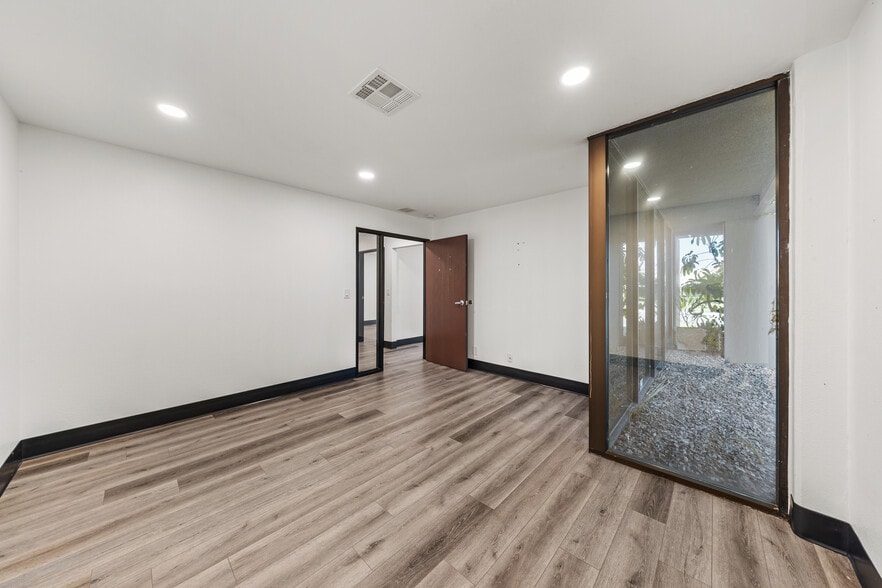 More Photos Of 23282 Peralta Dr, Laguna Hills Warehouse For Sale