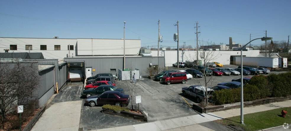 More Photos Of 7840 W Hicks St, Milwaukee Warehouse For Sale