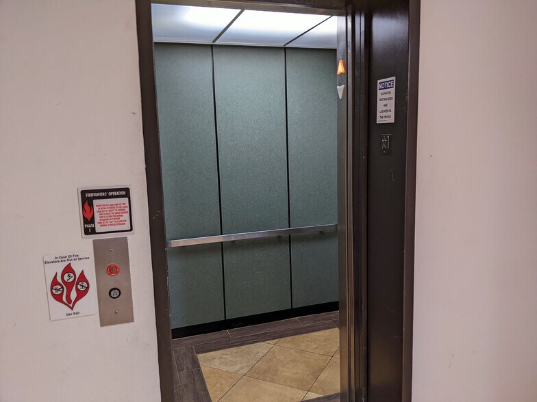 More Photos Of 248 Addie Roy Rd, Austin Office For Lease