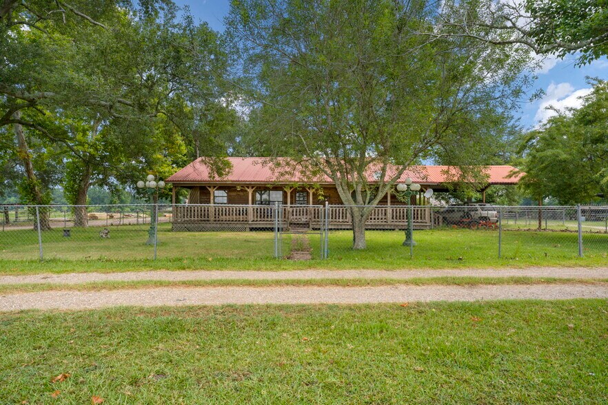Primary Photo Of 14630 Hwy 105, Cleveland Land For Sale