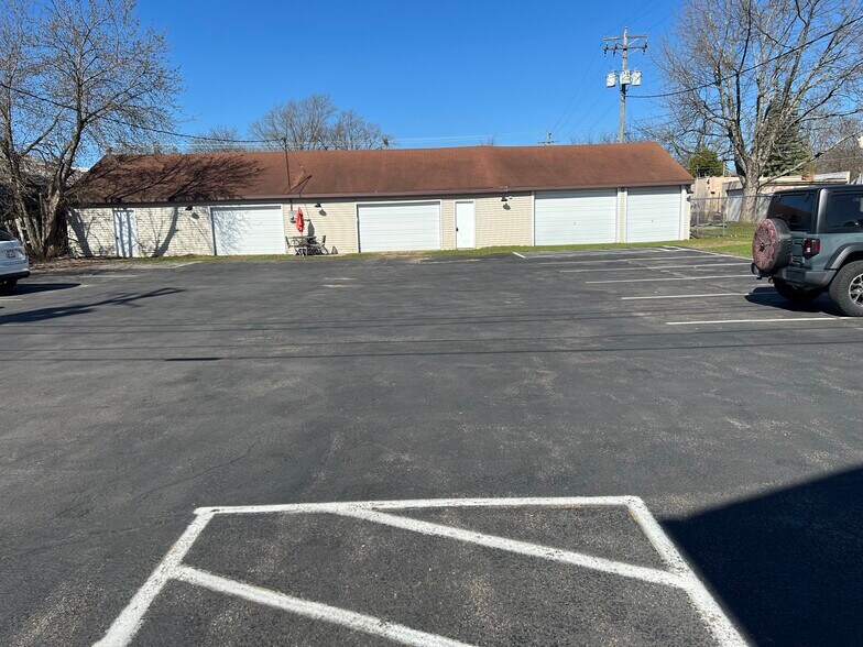 More Photos Of 1825 N Richmond St, Appleton Storefront Retail Office For Lease