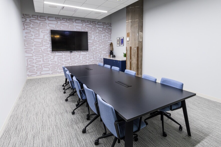 More Photos Of 600 W Chicago Ave, Chicago Office For Lease