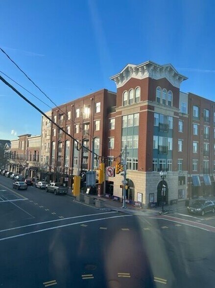 More Photos Of 1-27 S Ocean Ave, Patchogue Office For Lease
