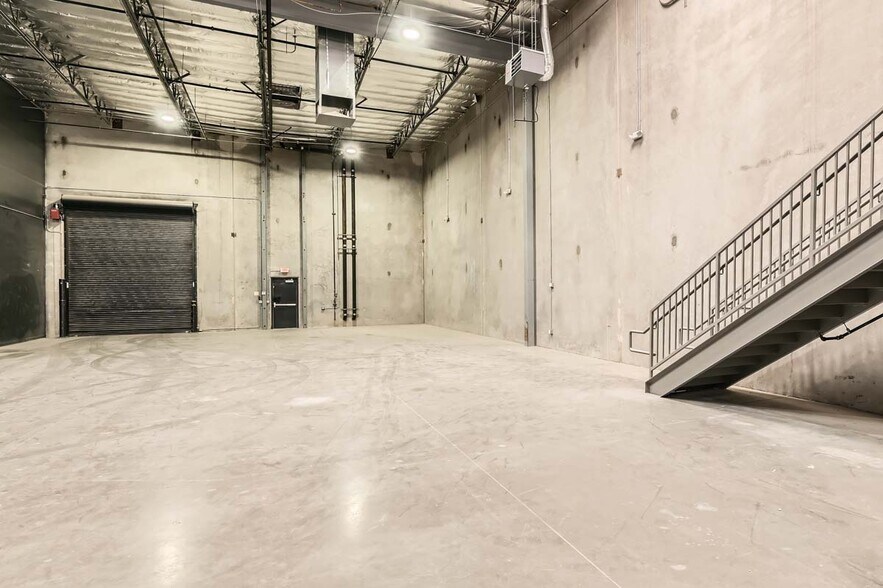 More Photos Of 5165 Rousso Rd, Las Vegas Distribution For Lease