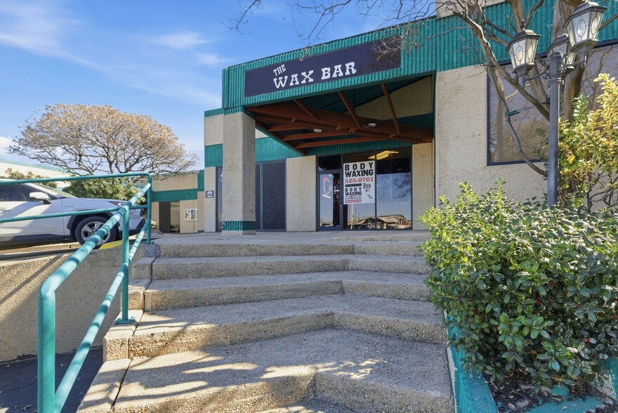 More Photos Of 13777 Judson Rd, San Antonio Unknown For Lease