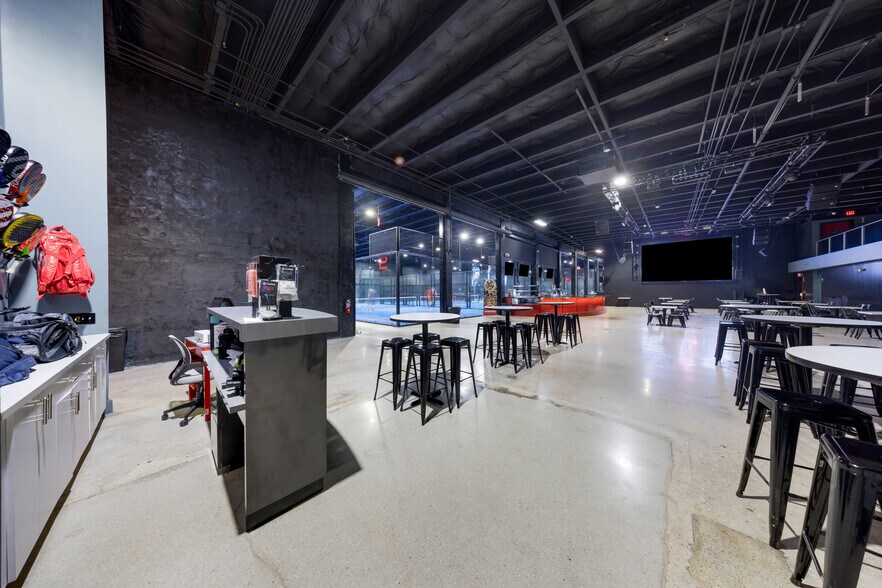 More Photos Of 1360 NW 88th Ave, Doral Bar For Sale