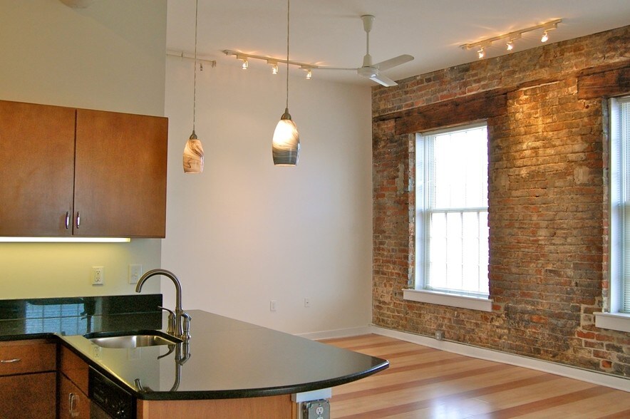 More Photos Of 17 N 18th St, Richmond Apartments For Lease
