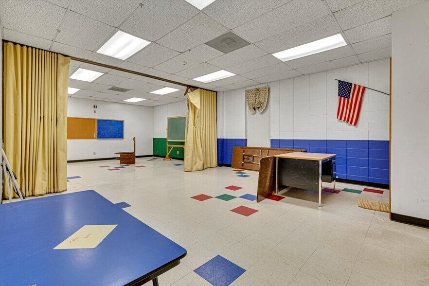 More Photos Of 17200 E 39th St S, Independence Religious Facility For Sale