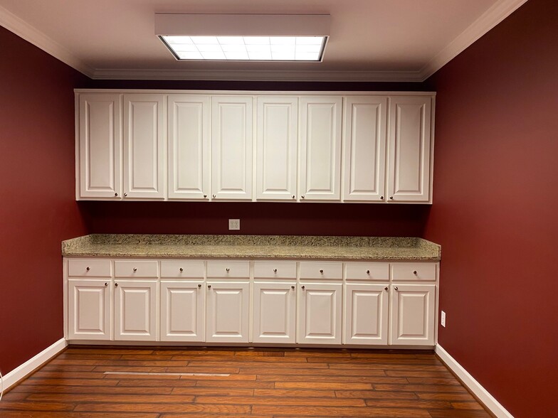 More Photos Of 185 Wind Chime Ct, Raleigh Medical For Lease