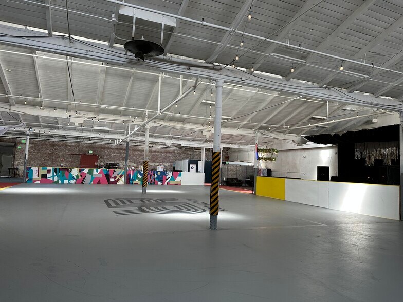 More Photos Of 2130-2220 Livingston St, Oakland Light Manufacturing For Lease