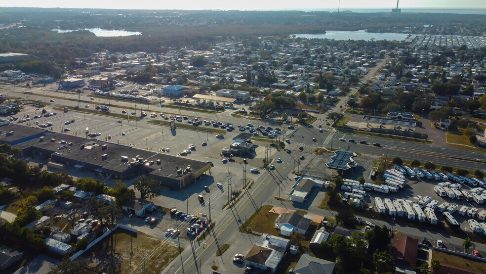 More Photos Of 4539 Mile Stretch Dr, Holiday Office For Sale