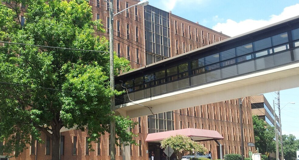 More Photos Of 2660 10th Ave S, Birmingham Medical For Lease