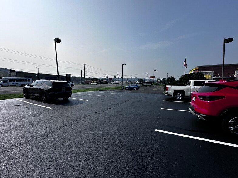 More Photos Of 865 State Route 13, Cortland Freestanding For Lease