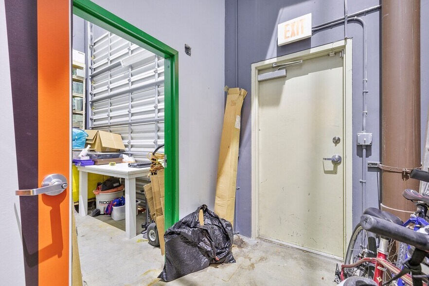 More Photos Of 11251 NW 20th St, Miami Showroom For Lease