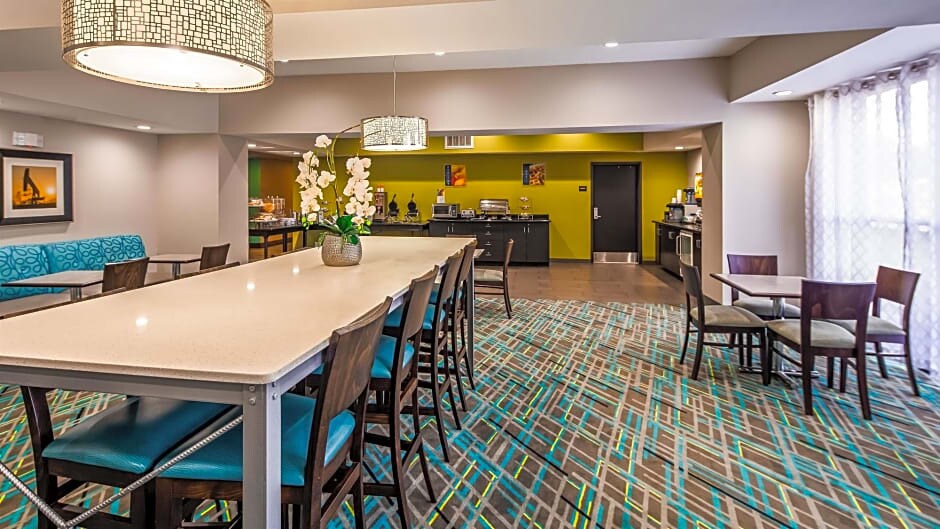 More Photos Of 1008 Sheppard Rd, Burkburnett Hotel For Sale