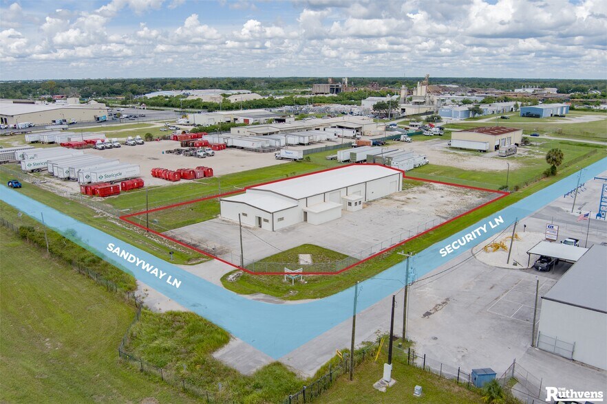 More Photos Of 4310 Sandyway Ln, Lakeland Warehouse For Lease