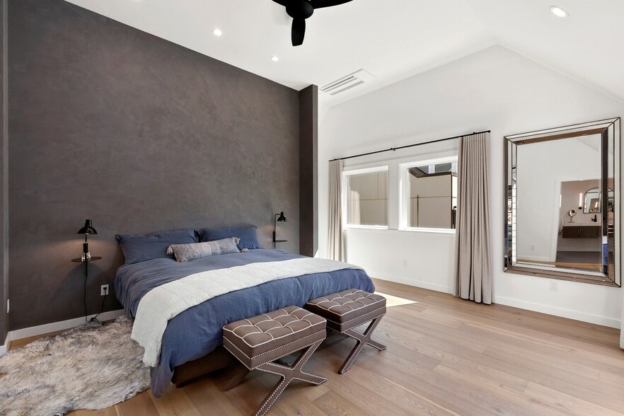 More Photos Of 5932 California Ave SW, Seattle Office Residential For Sale