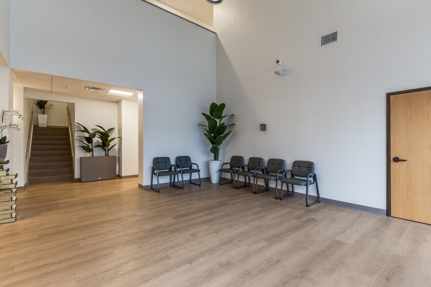 More Photos Of 1735 Babcock Rd, San Antonio Office For Lease