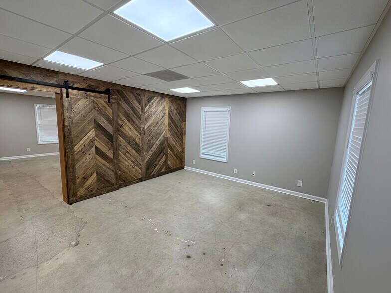 More Photos Of 2525B Lebanon Pike, Nashville Office For Lease