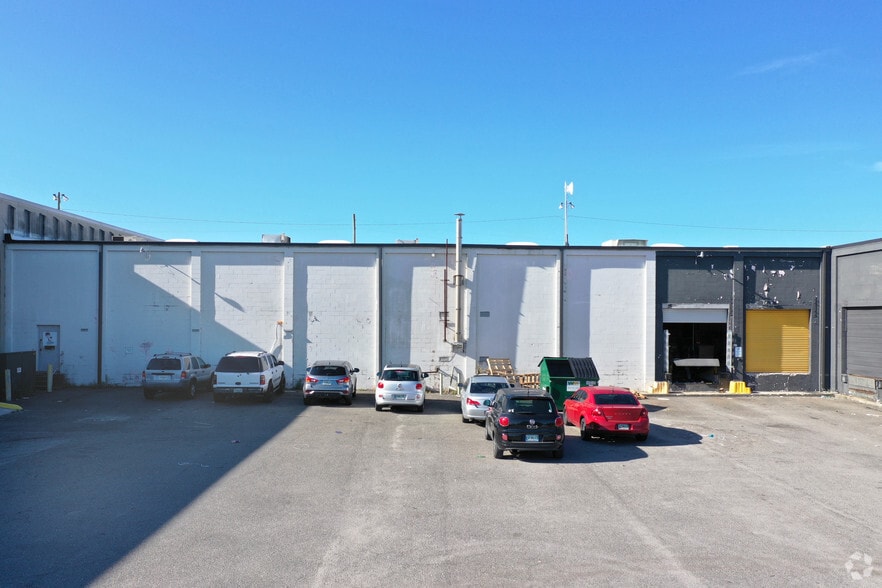 More Photos Of 6100 Philips Hwy, Jacksonville Warehouse For Lease