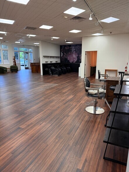 More Photos Of 451-465 Canyon del Rey Blvd, Del Rey Oaks Unknown For Lease