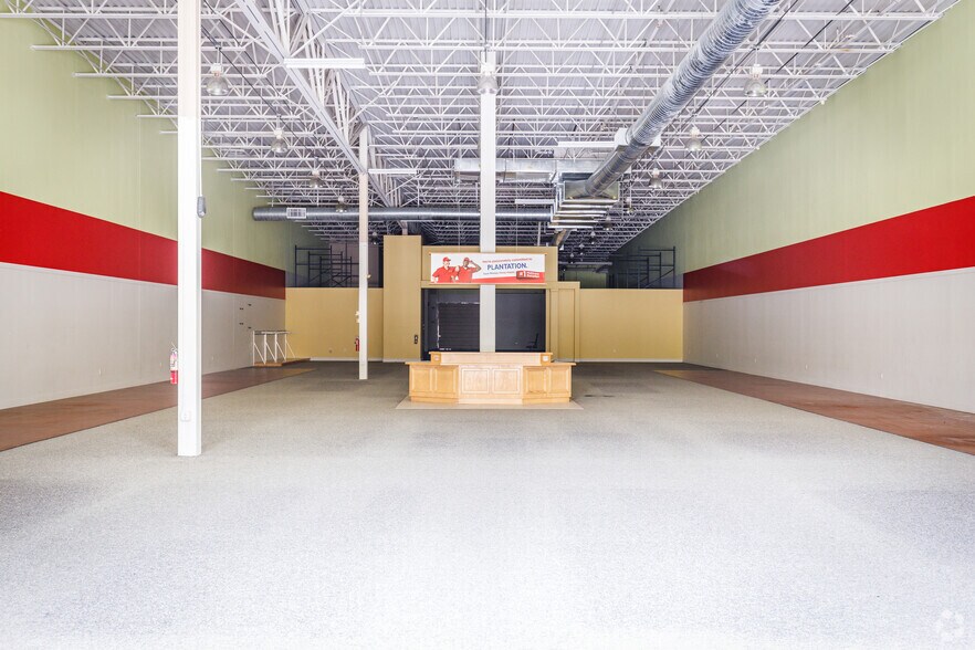 More Photos Of 12300-12310 W Sunrise Blvd, Plantation Freestanding For Lease