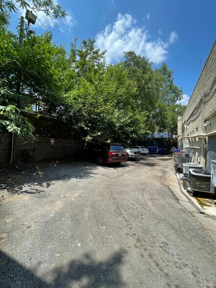 More Photos Of 406-416 Church St, Decatur Storefront For Lease