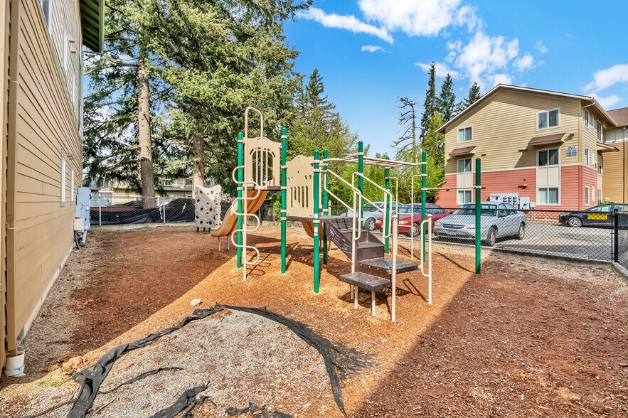 More Photos Of 2441 SE 171st Ave, Portland Apartments For Sale