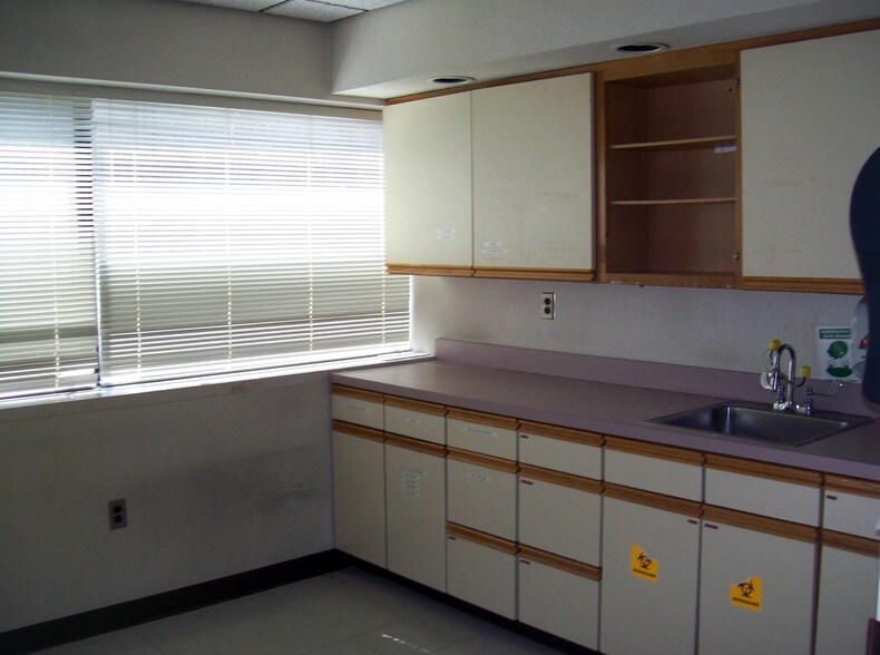 More Photos Of 4700 Union Deposit Rd, Harrisburg Medical For Sale