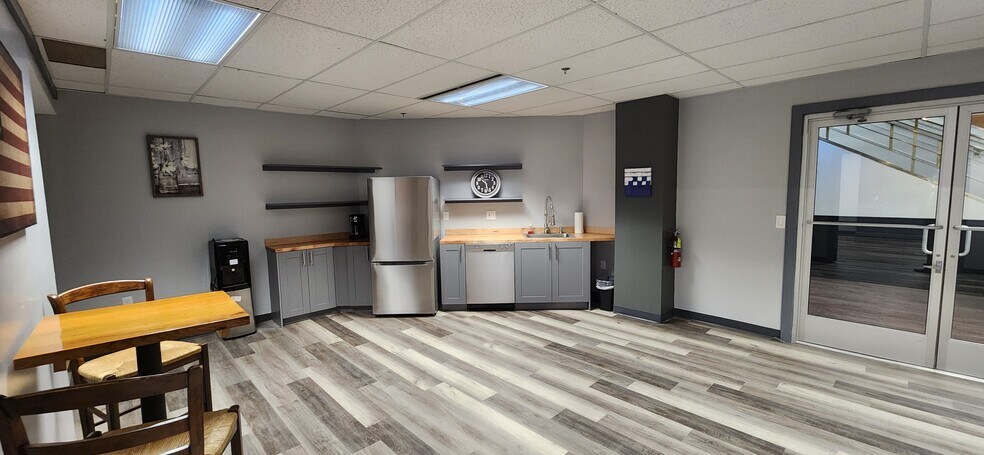 More Photos Of 200 S Washington Sq, Lansing Medical For Lease