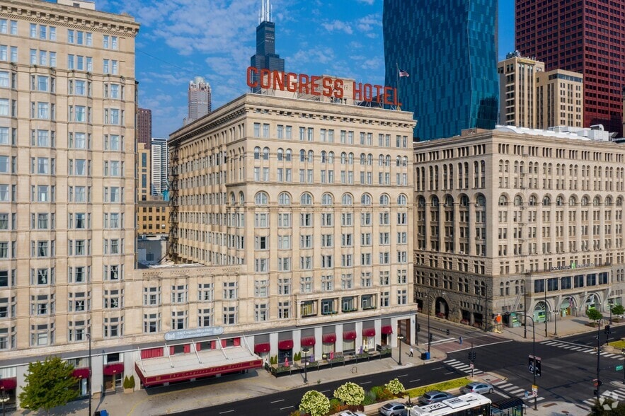 More Photos Of 520 S Michigan Ave, Chicago Hotel For Lease