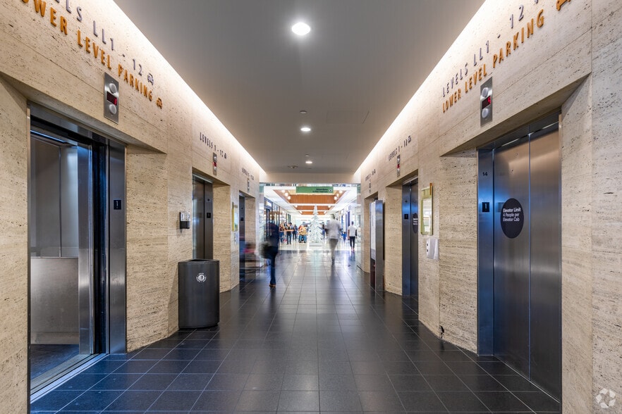 More Photos Of 5065-5075 Westheimer Rd, Houston Office For Lease