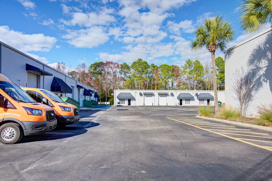 More Photos Of 5151 Sunbeam Rd, Jacksonville Warehouse For Lease