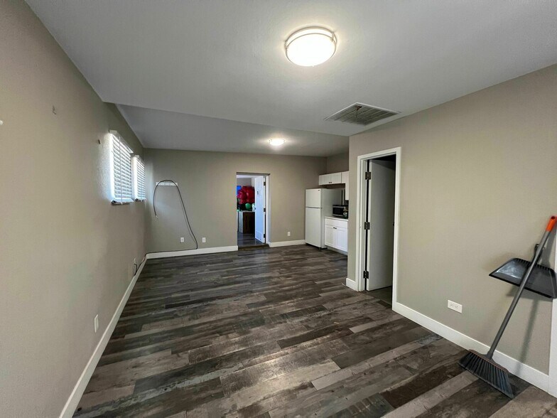 More Photos Of 11983 14th Ave, Aurora Industrial For Lease