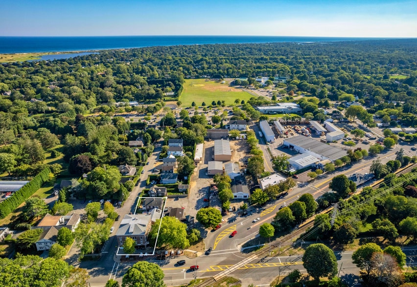 More Photos Of 105-107 Newtown Ln, East Hampton Storefront Retail Residential For Sale