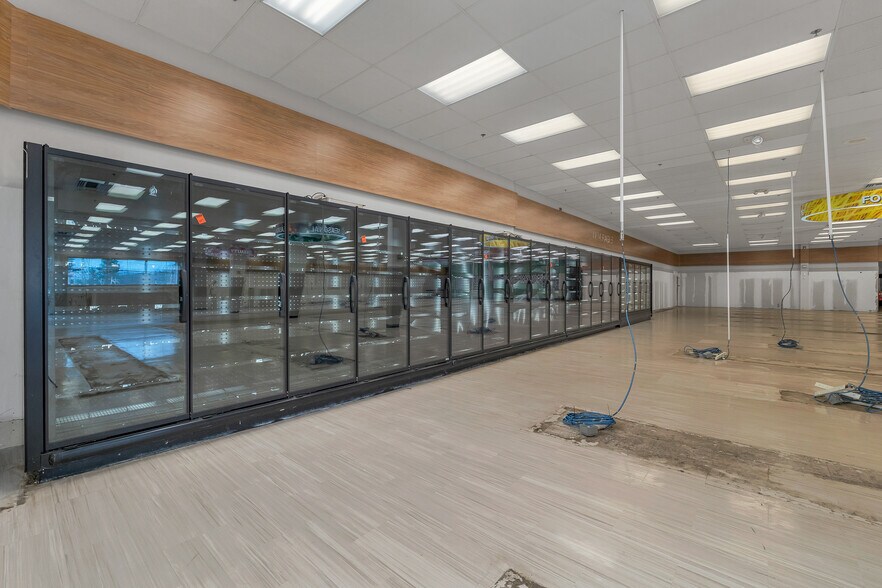 More Photos Of 15 Mont Vernon St, Milford Freestanding For Sale