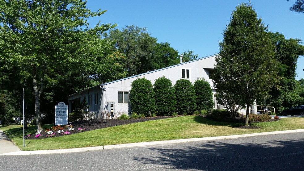 Primary Photo Of 1892 Greentree Rd, Cherry Hill Office For Lease