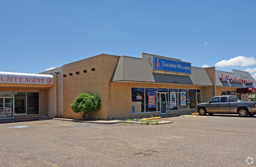 More Photos Of 3833 50th St, Lubbock Freestanding For Lease