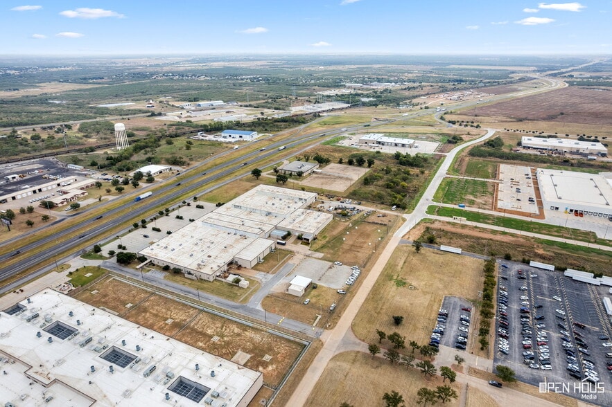More Photos Of 2813 Central Fwy E, Wichita Falls Industrial For Sale